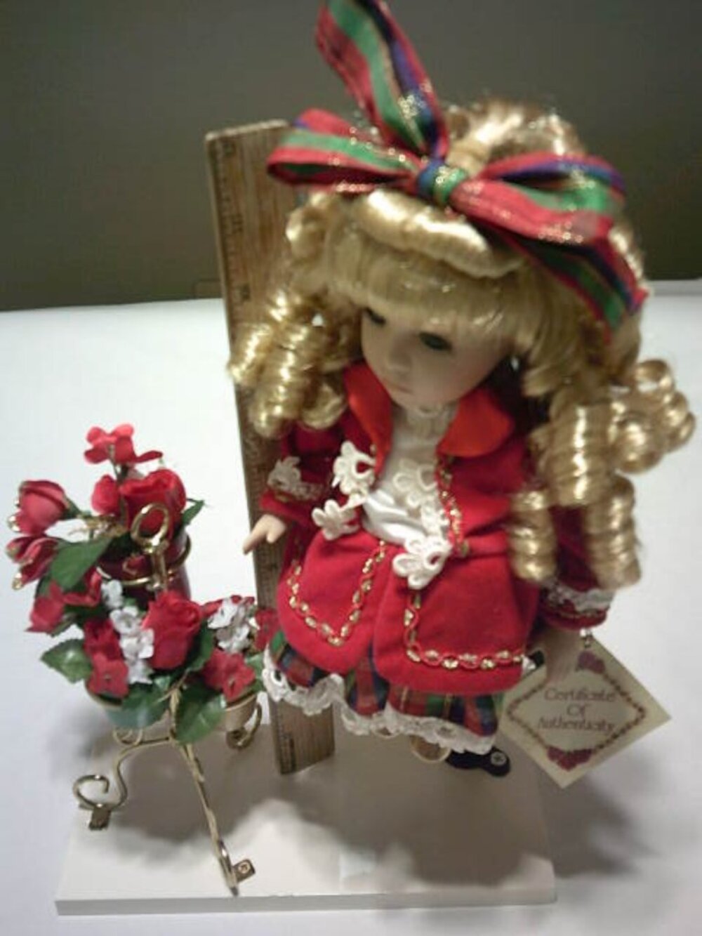 NEW BEAUTIFUL COLLECTOR'S CHOICE DOLL ON STAND w/ METAL POTTED FLOWERS & COA 🎁